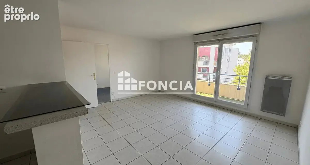 Proche RER - 2 pièces avec balcon et parking - photo 4