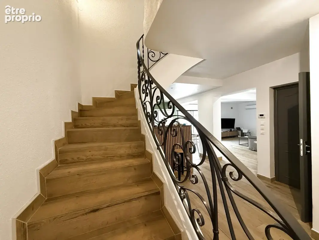 Maison familiale rénovée avec piscine, garage et stationnement camping-car. - photo 6