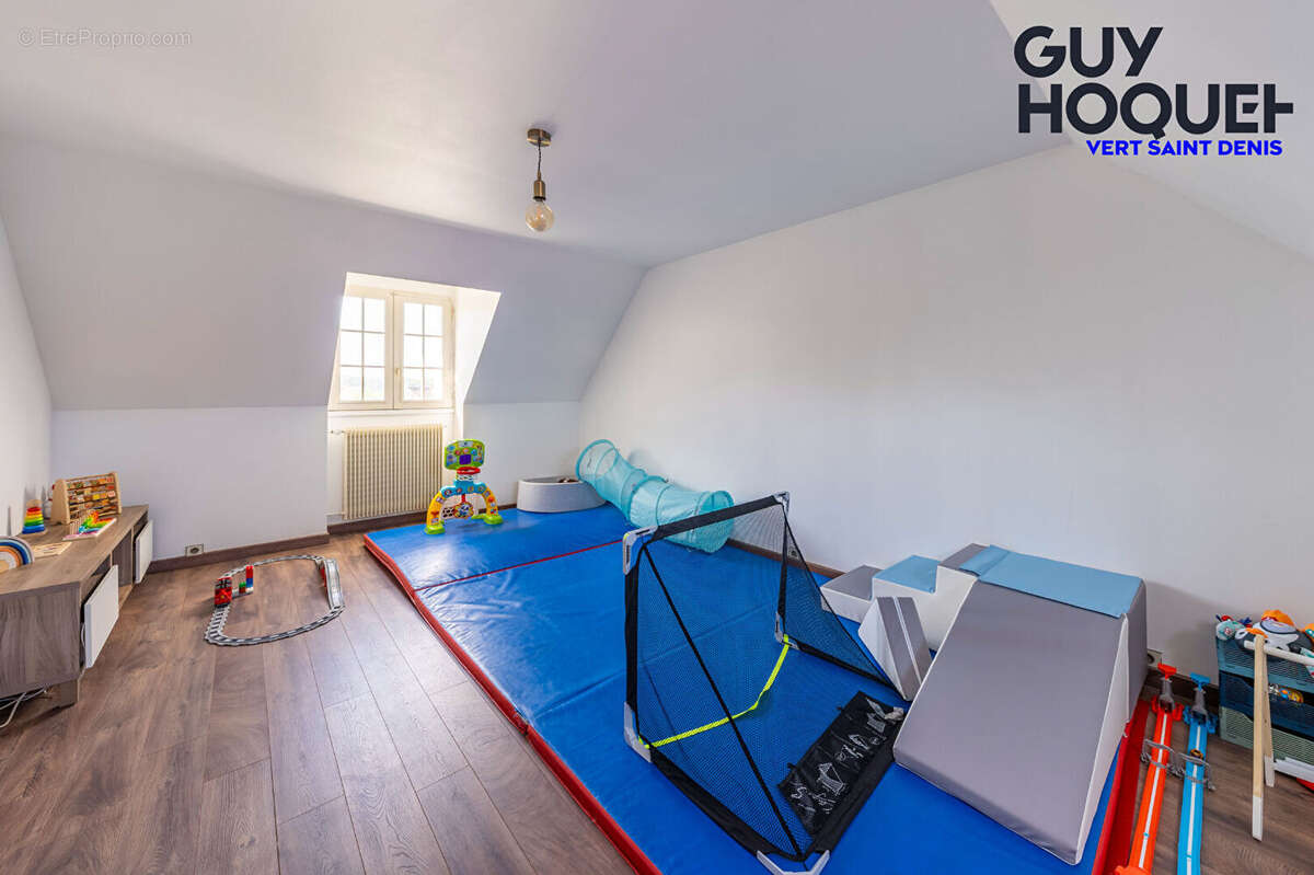 Maison à VERT-SAINT-DENIS