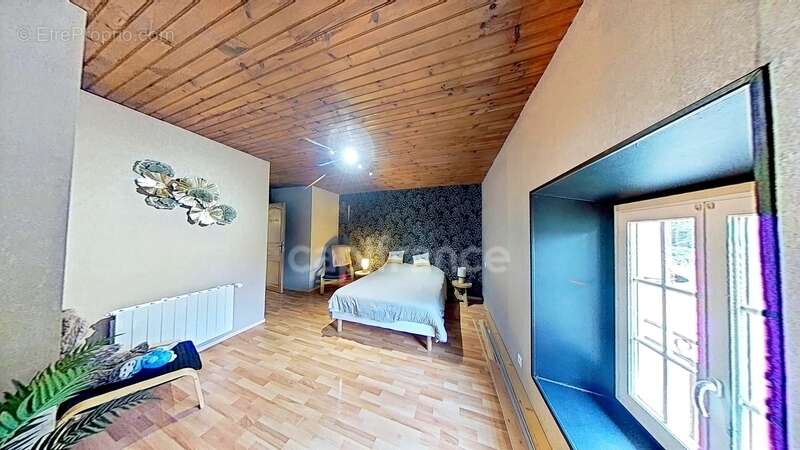 Maison à ETREPIGNEY