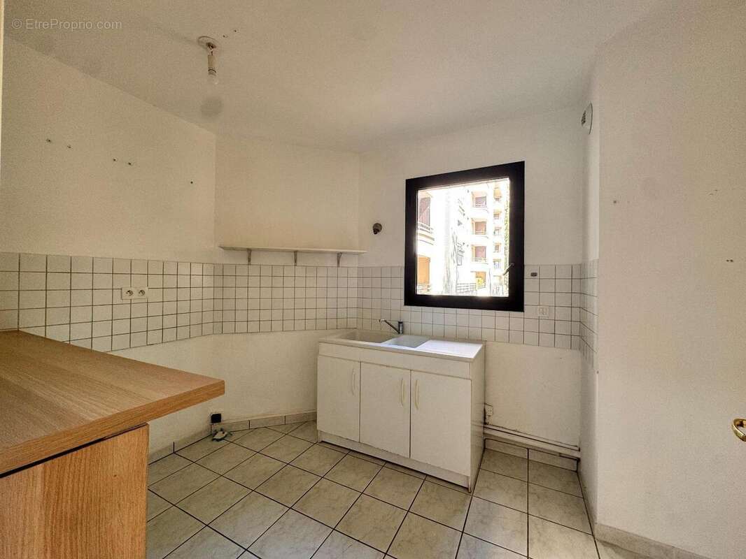   - Appartement à LYON-3E
