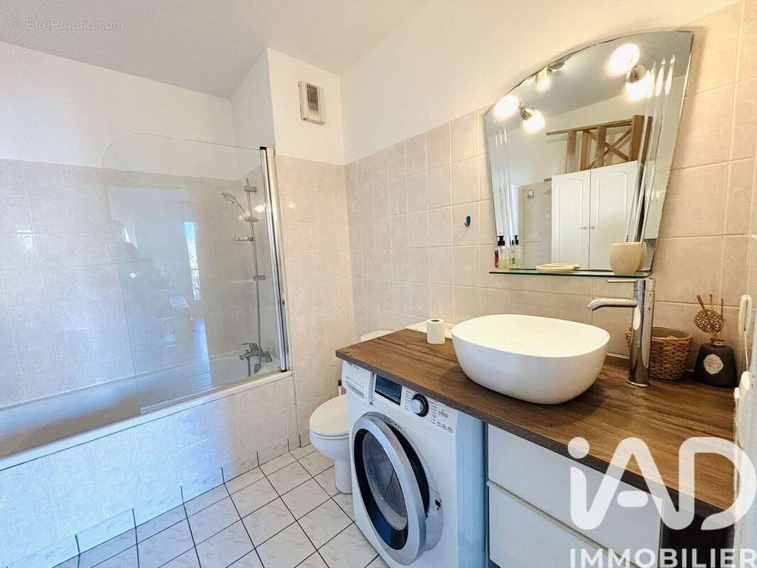 Photo 8 - Appartement à COURBEVOIE