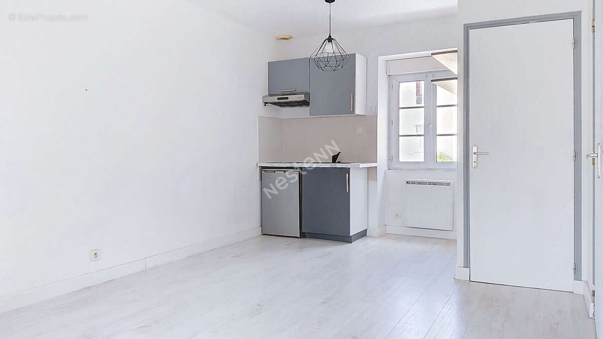 NANTES - ROND-POINT DE RENNES / Studio 22.78 m2 avec locataire en place - photo 2