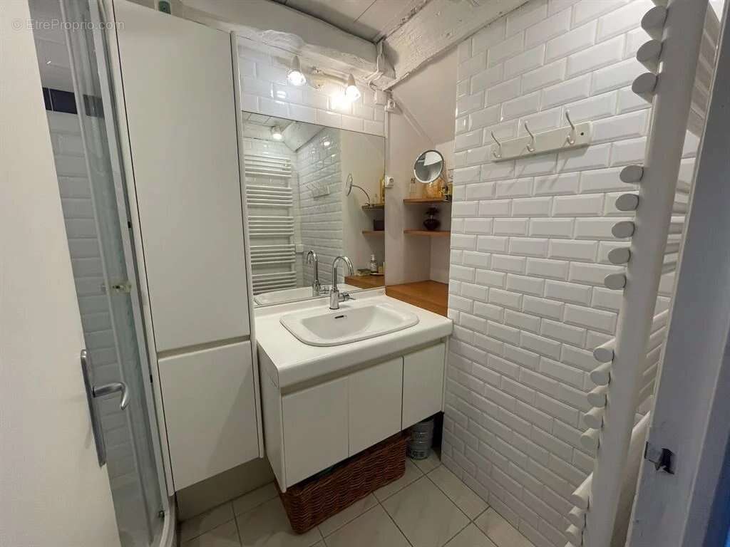 Appartement à PARIS-11E