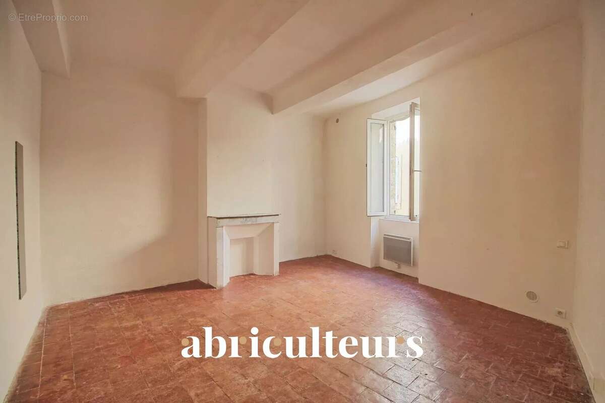 Appartement à ROGNES