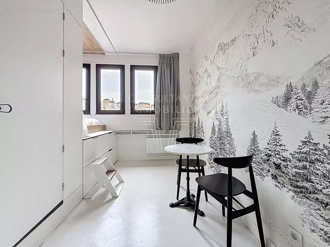 Appartement à PARIS-16E