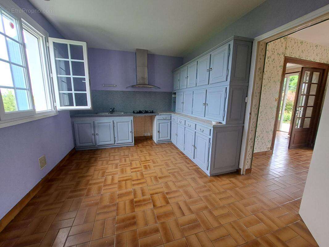 Maison à ROULLET-SAINT-ESTEPHE