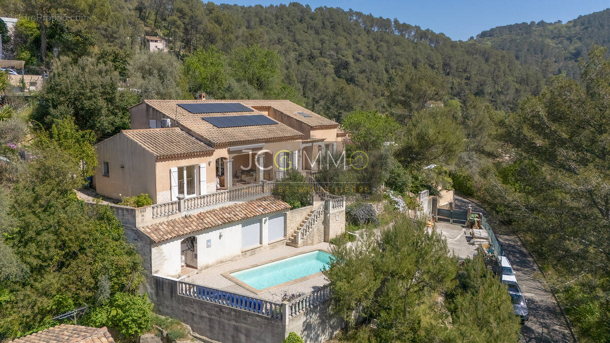 Maison à SOLLIES-TOUCAS