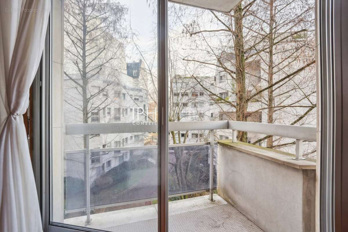 Appartement à NEUILLY-SUR-SEINE