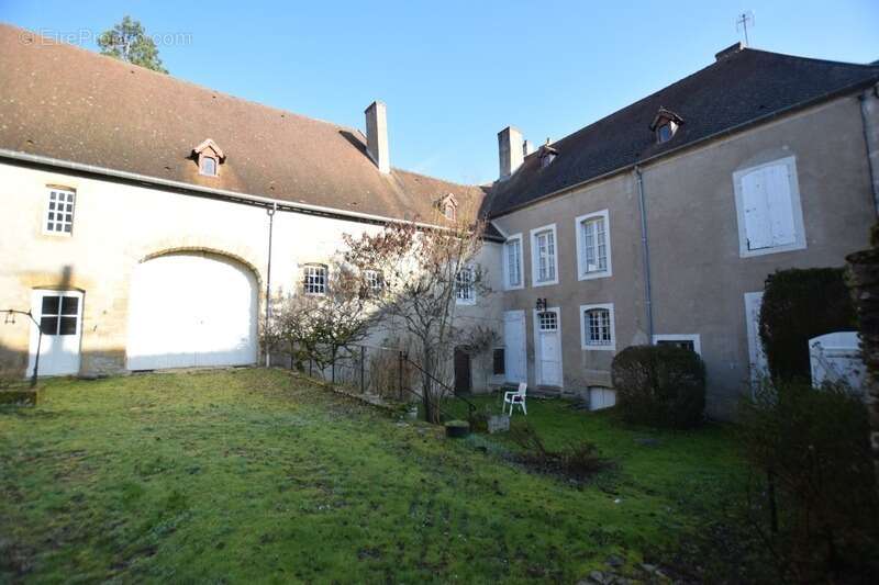 Maison à COUCHES