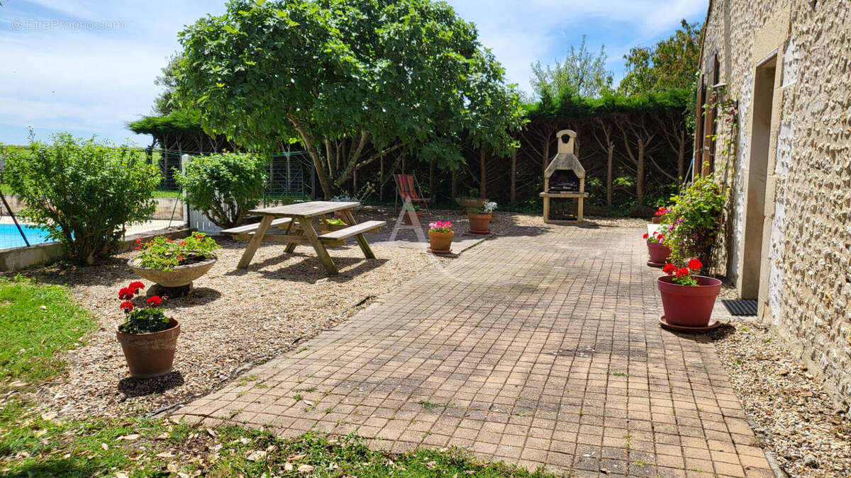 Maison Mortagne Sur Gironde 4 pièce(s) 135 m² - photo 17