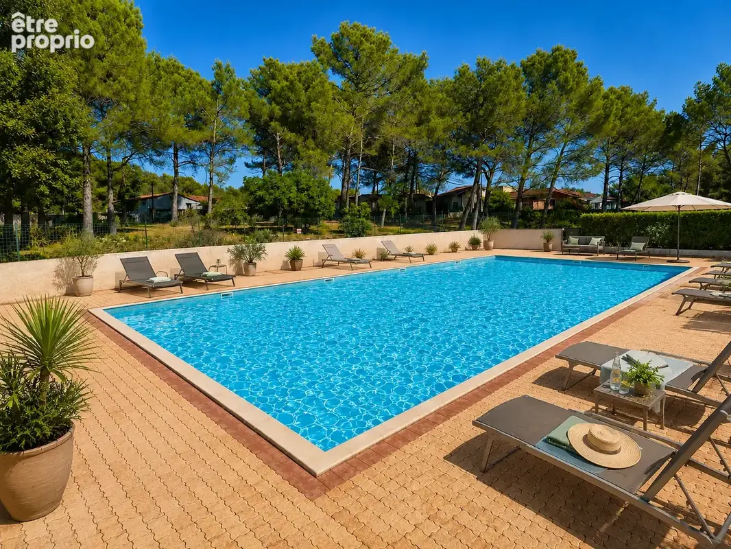 Hameau du camp du castellet (var) 200 m2 + habitat residentiel de plain pied - t3 - domaine securise - photo 13