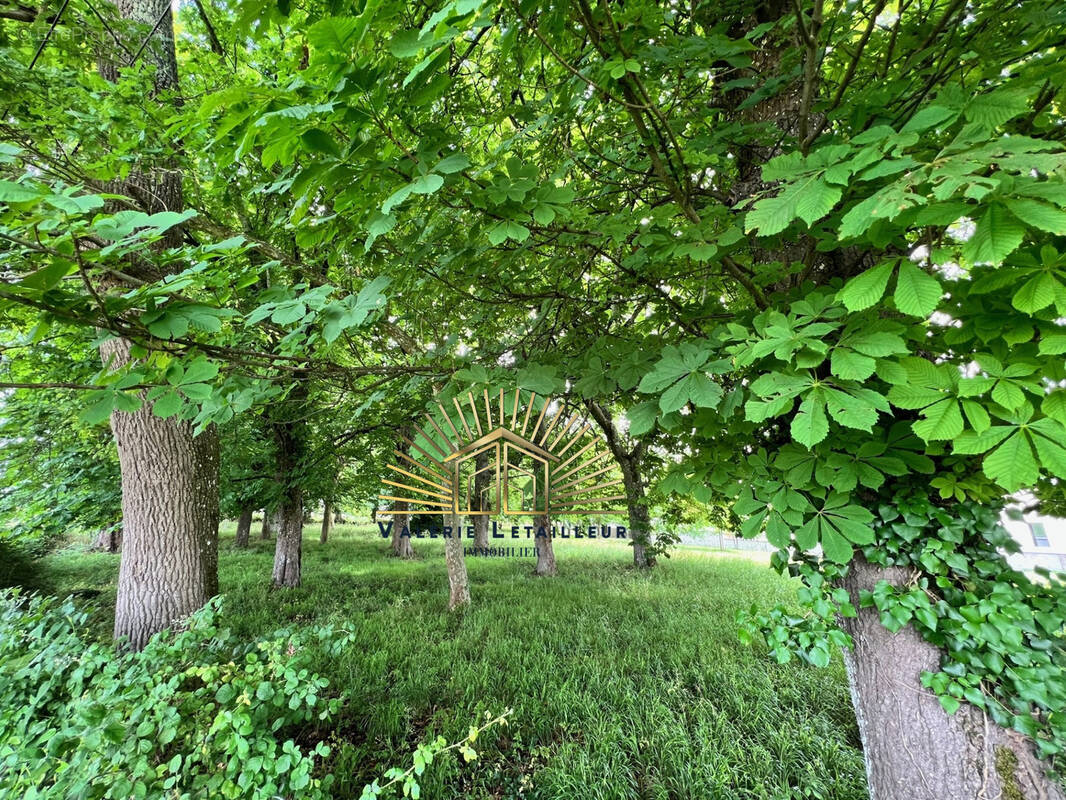 Terrain à POMPIGNAC