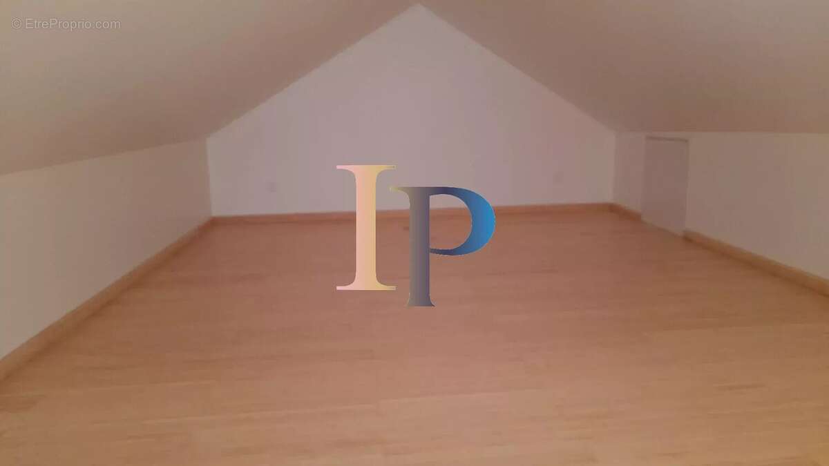 Maison à LA CLAYETTE