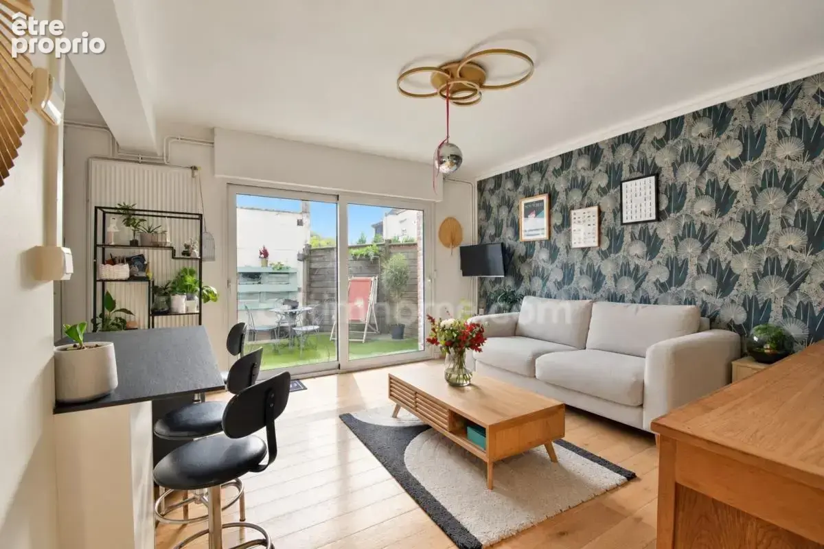 T2 rénové 58 m², petite copro, terrasse au calme & garage privatif - MARCQ EN BAROEUL - photo 2