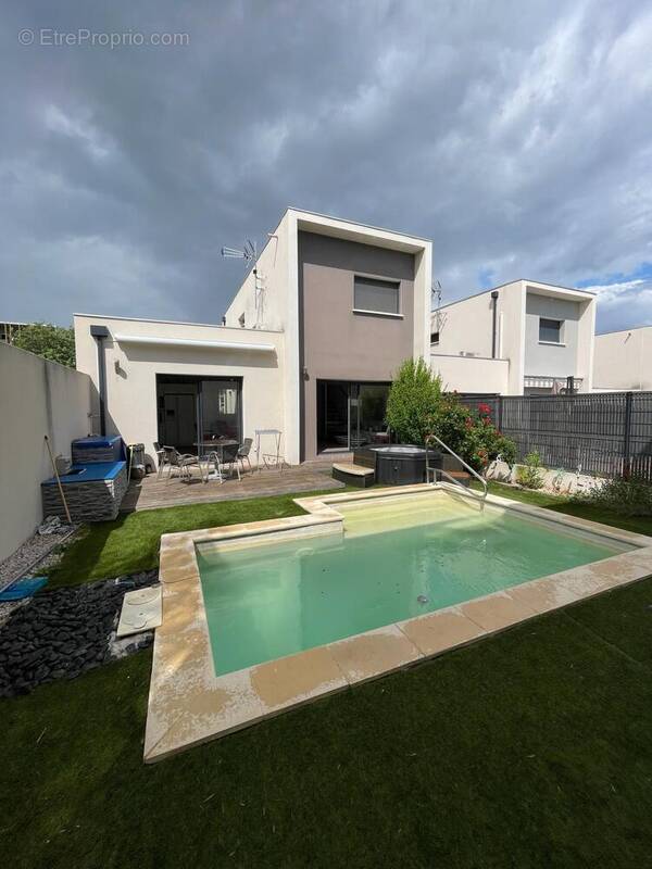 Photo 1 - Maison à JUVIGNAC