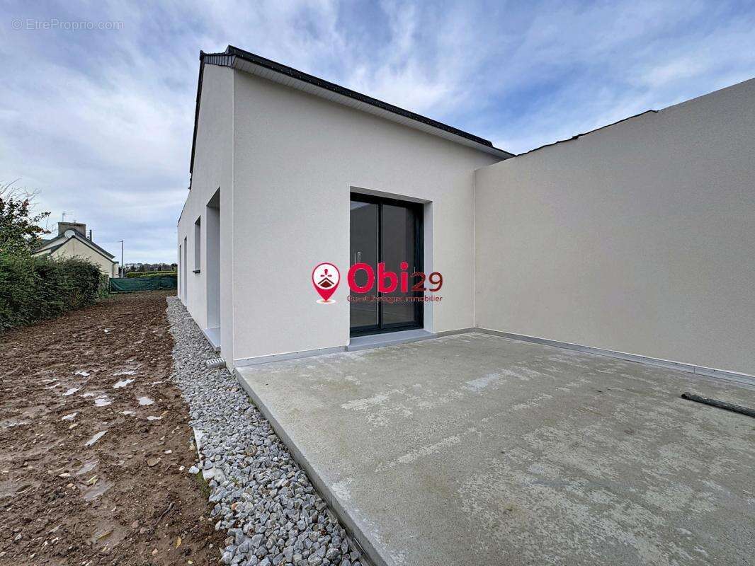 Maison à CAST