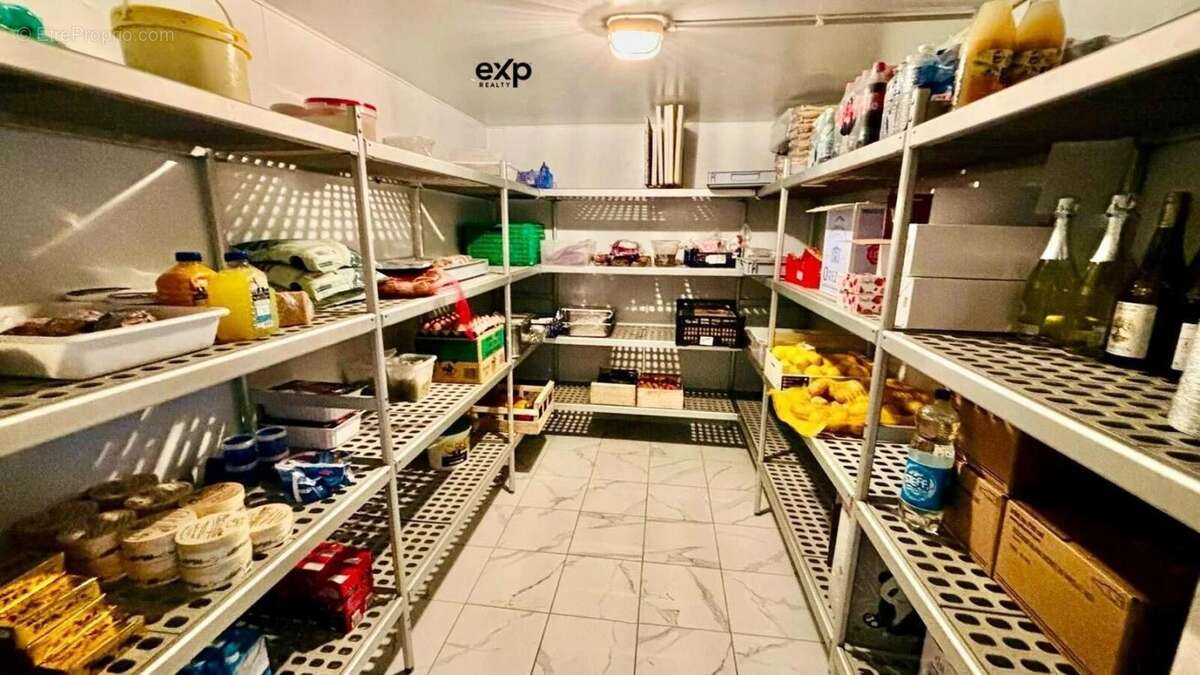 Commerce à CHALLES-LES-EAUX