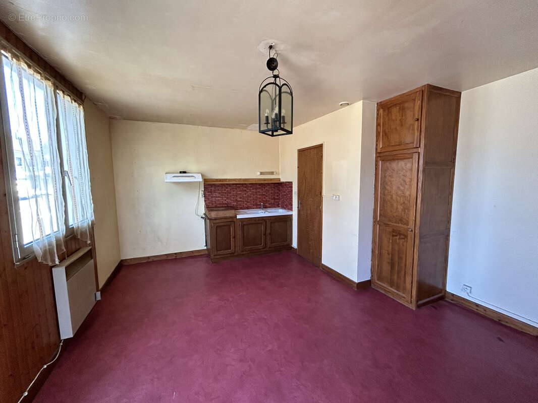 Appartement à MONTAIGNAC-SAINT-HIPPOLYTE