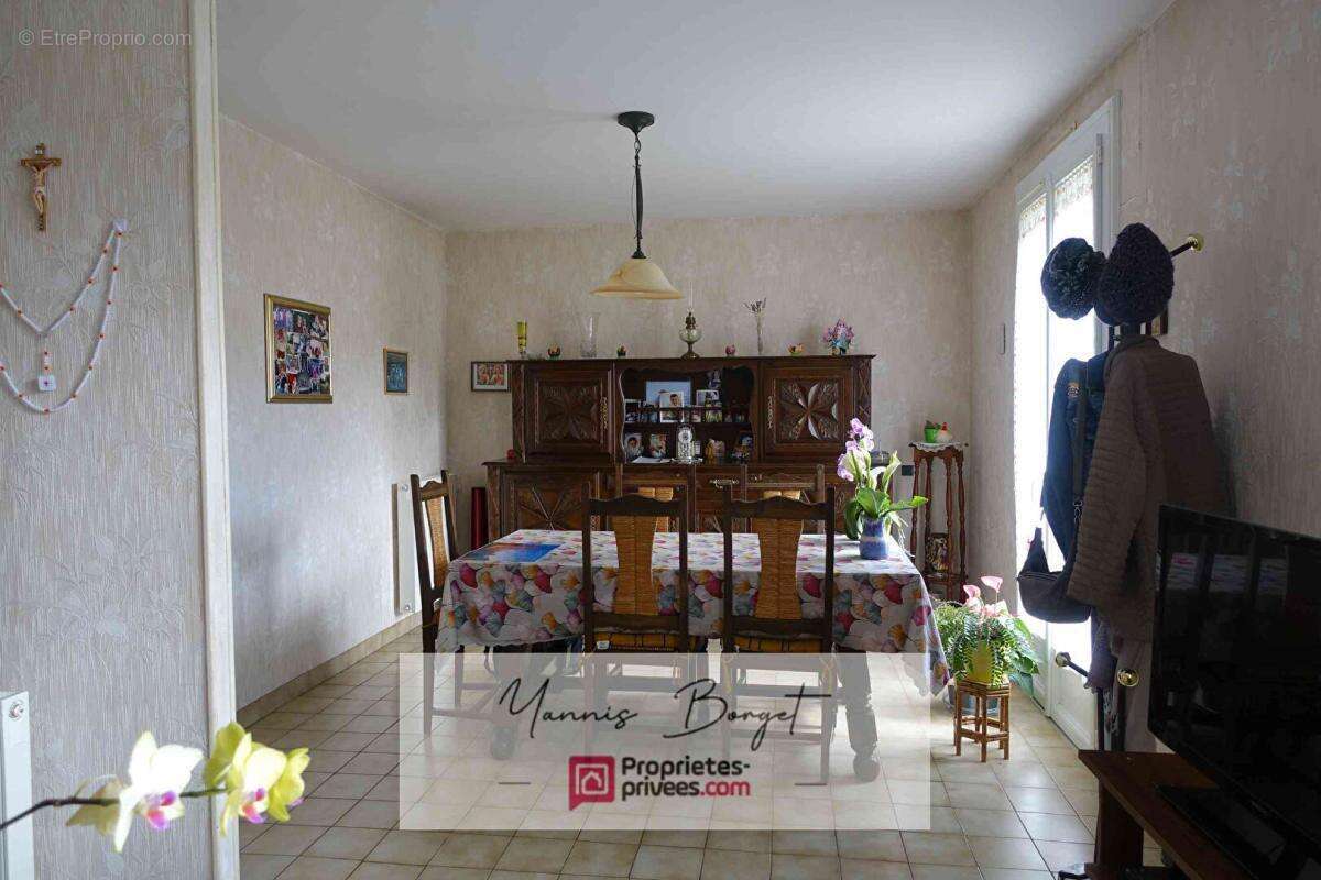 Maison à MONTAIGU