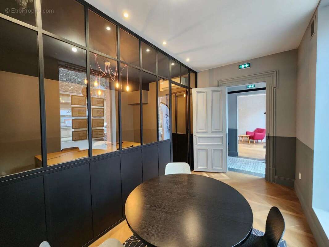 Commerce à LA FERTE-SAINT-AUBIN