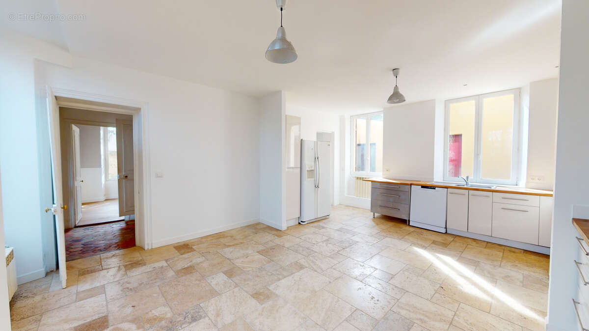 Maison à NEAUPHLE-LE-VIEUX