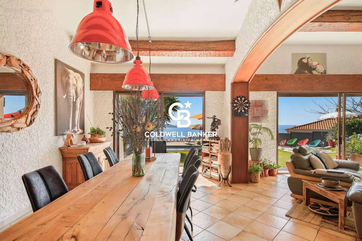 Maison à CARQUEIRANNE