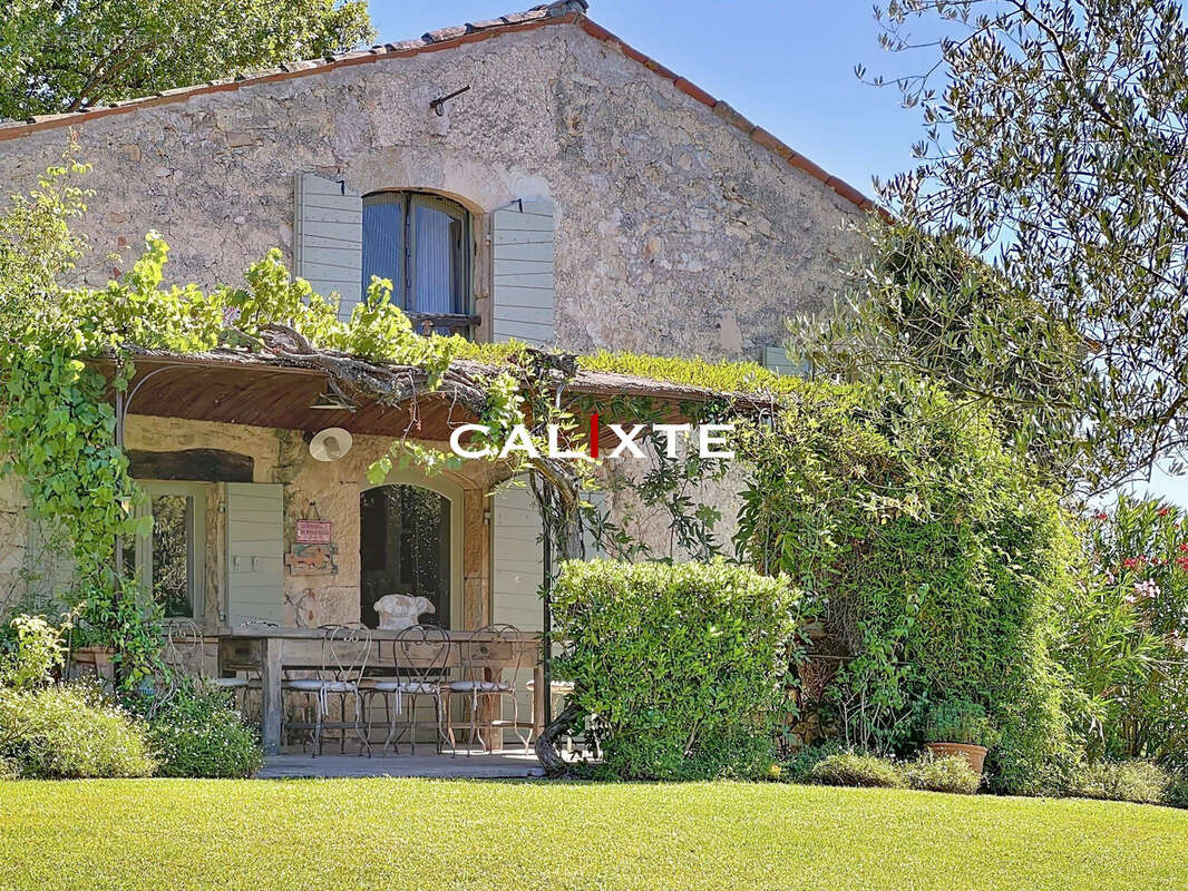 Maison à TOURRETTES