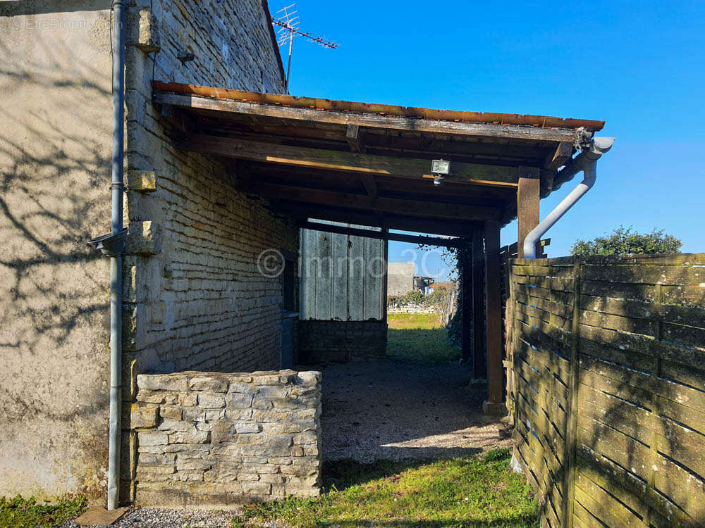 Maison à CHEF-BOUTONNE