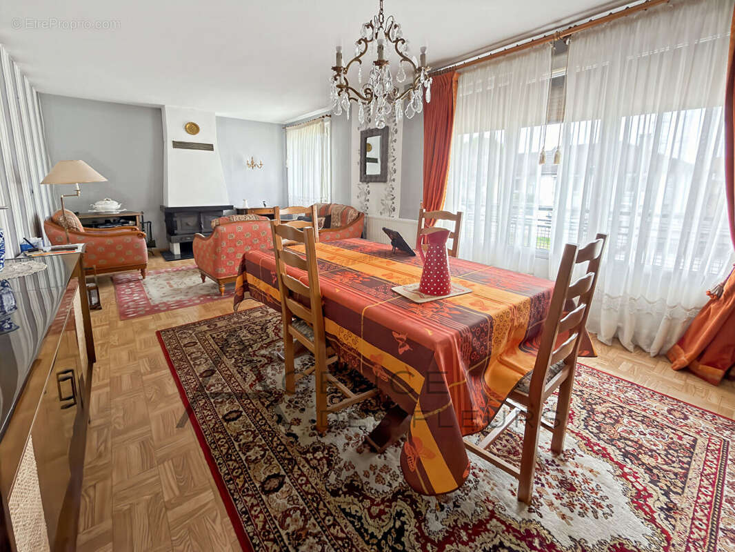 Maison à OISSEL