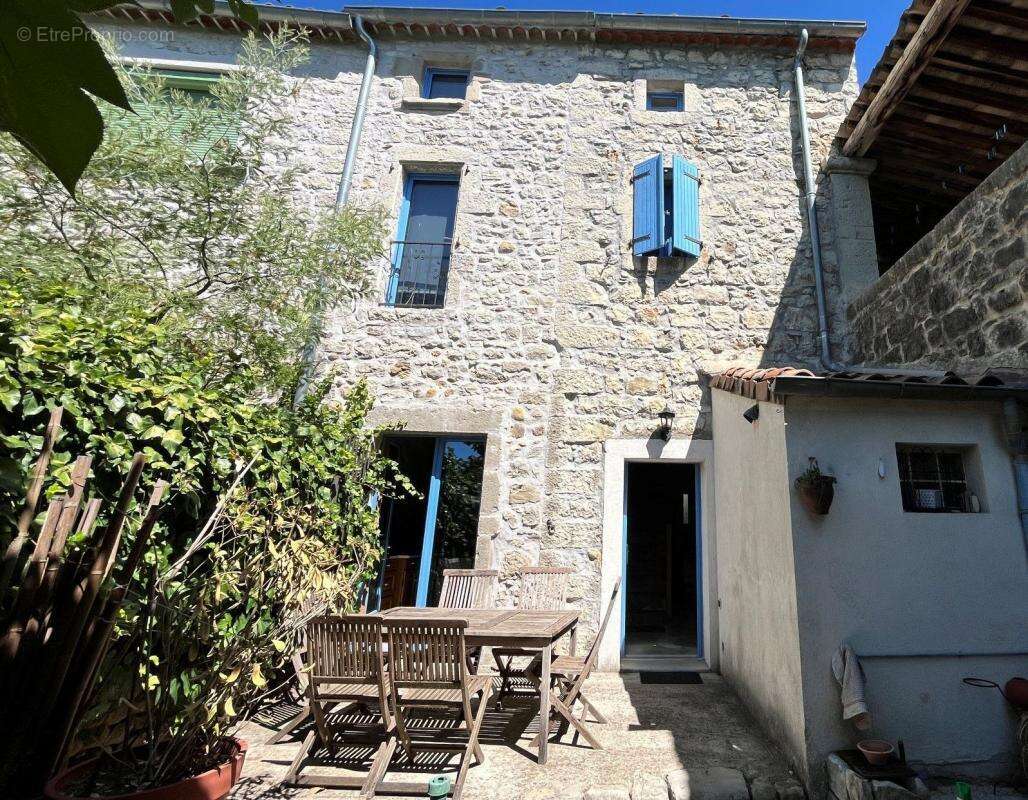 Maison à BERRIAS-ET-CASTELJAU