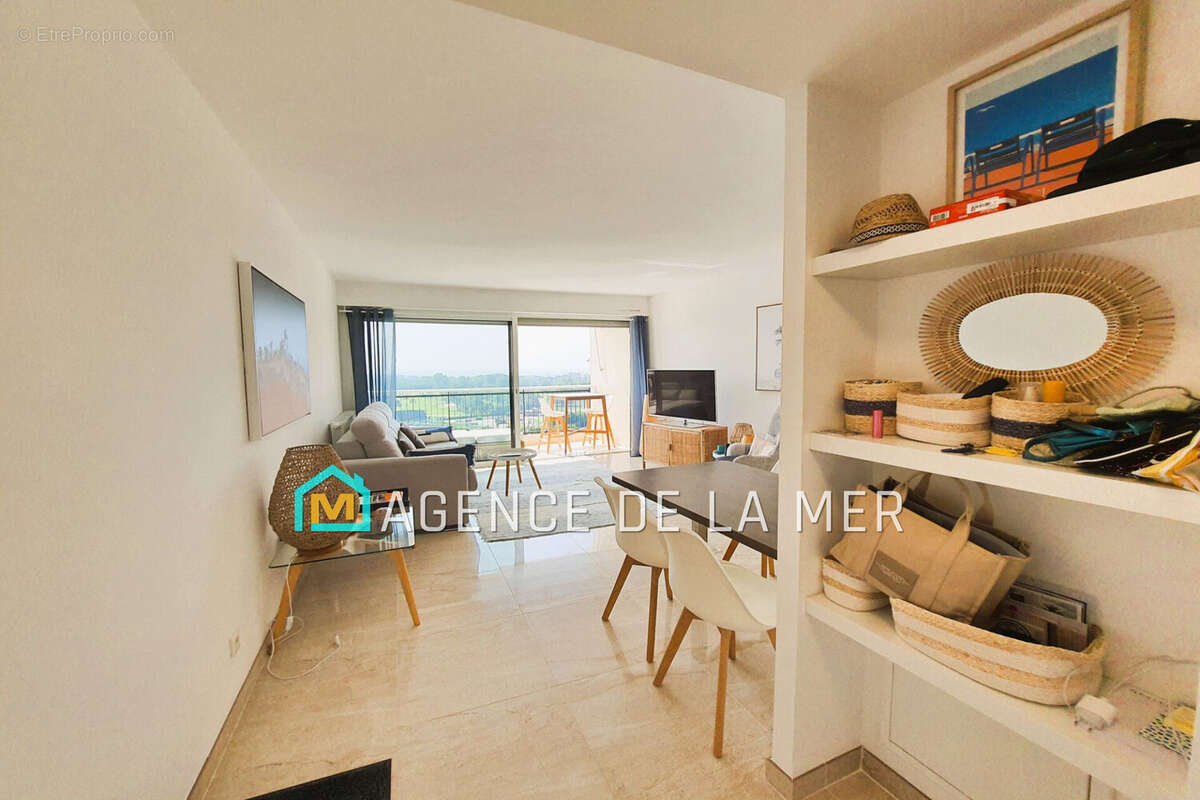 Appartement à MANDELIEU-LA-NAPOULE