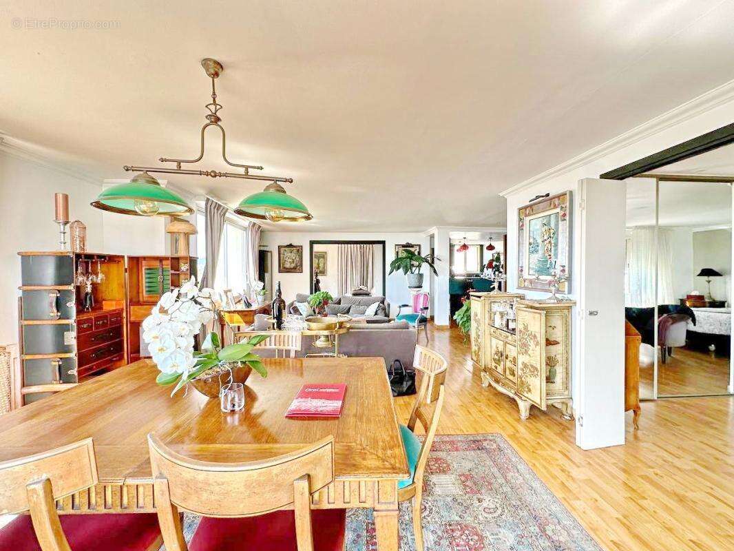Appartement 3/4P, 108 m², terrasse 50 m² plein sud, vue mer panoramique – Cannes à 50 m des plages  - photo 2
