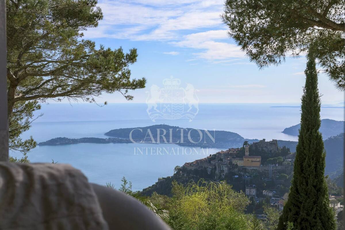 Maison à EZE