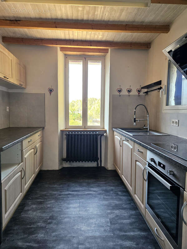 Maison rénovée avec grand jardin aménagé et garage, située dans le centre ville de Baraqueville - photo 10