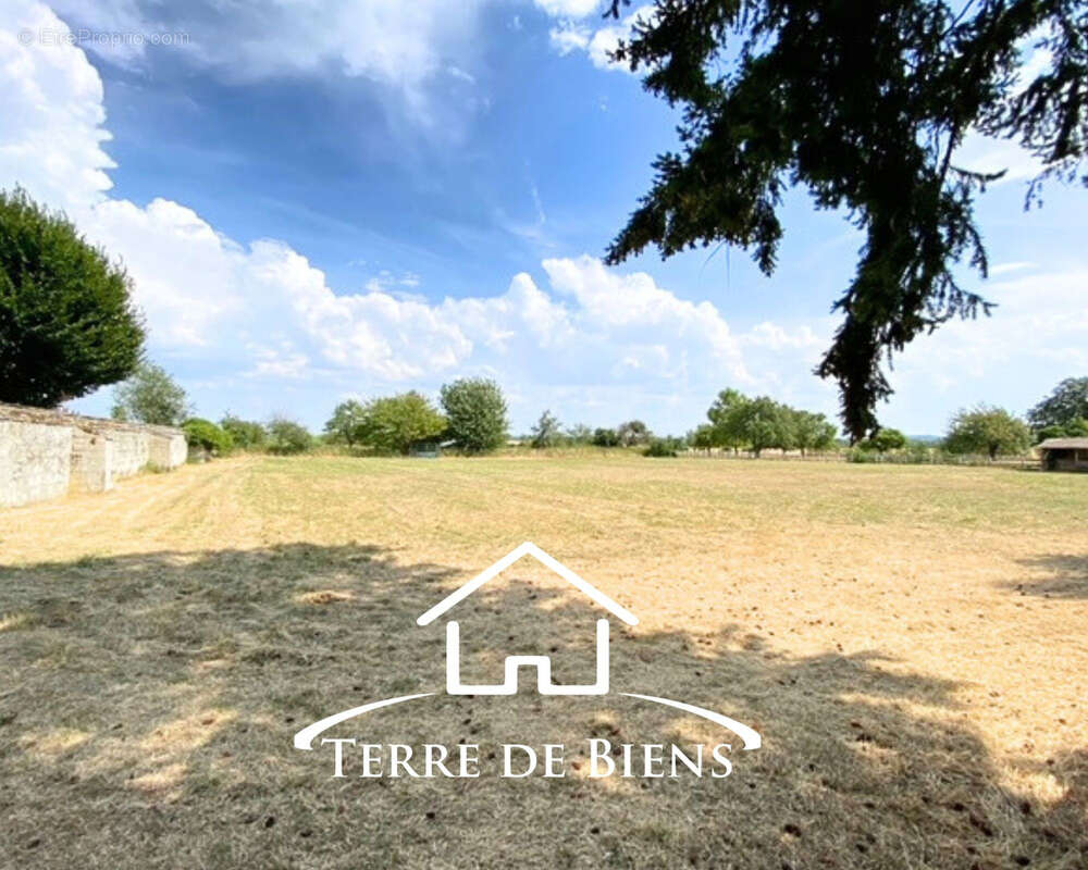 Propriété de caractère de 250 m2 habitables sur plus de 1,25 hectare   6 Chambres, 5 BOXES, À 10 minutes de Vi - photo 5