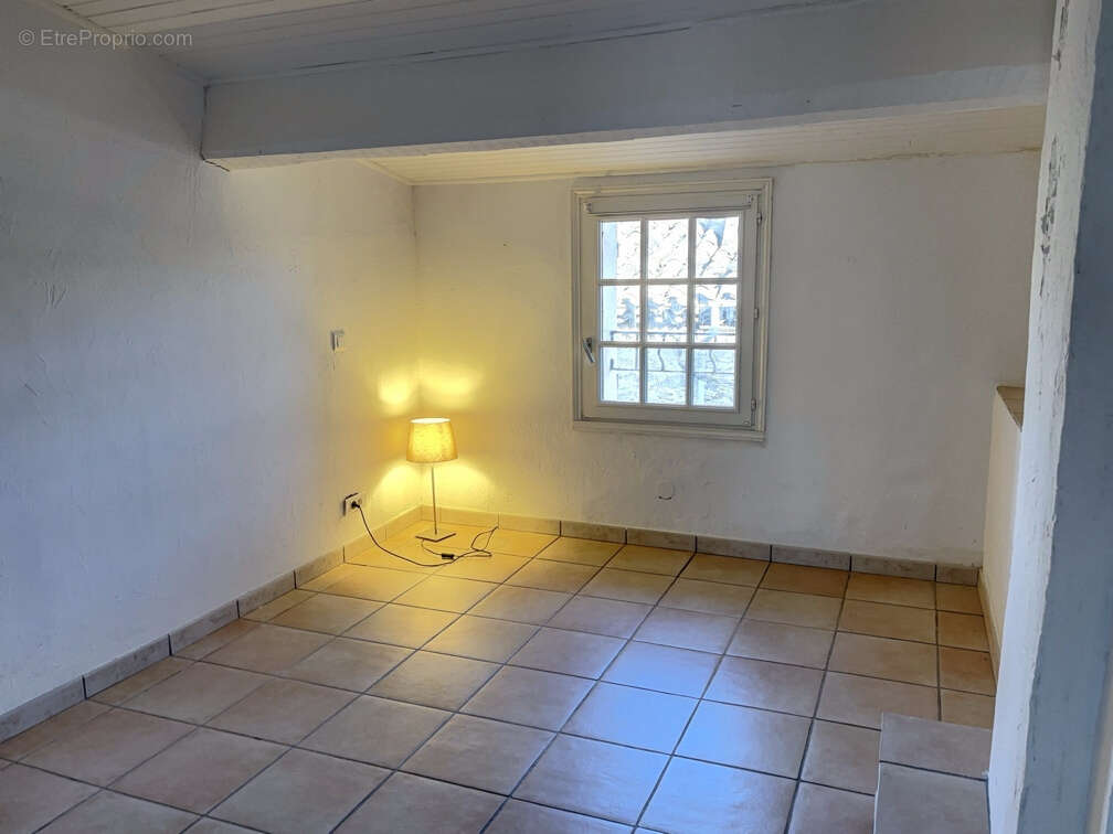 Appartement à LA GARDE-FREINET