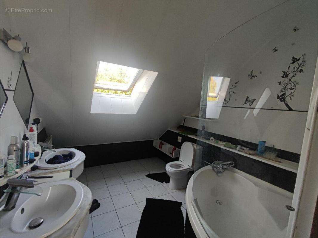 Maison à SAINT-OUEN-DE-MIMBRE