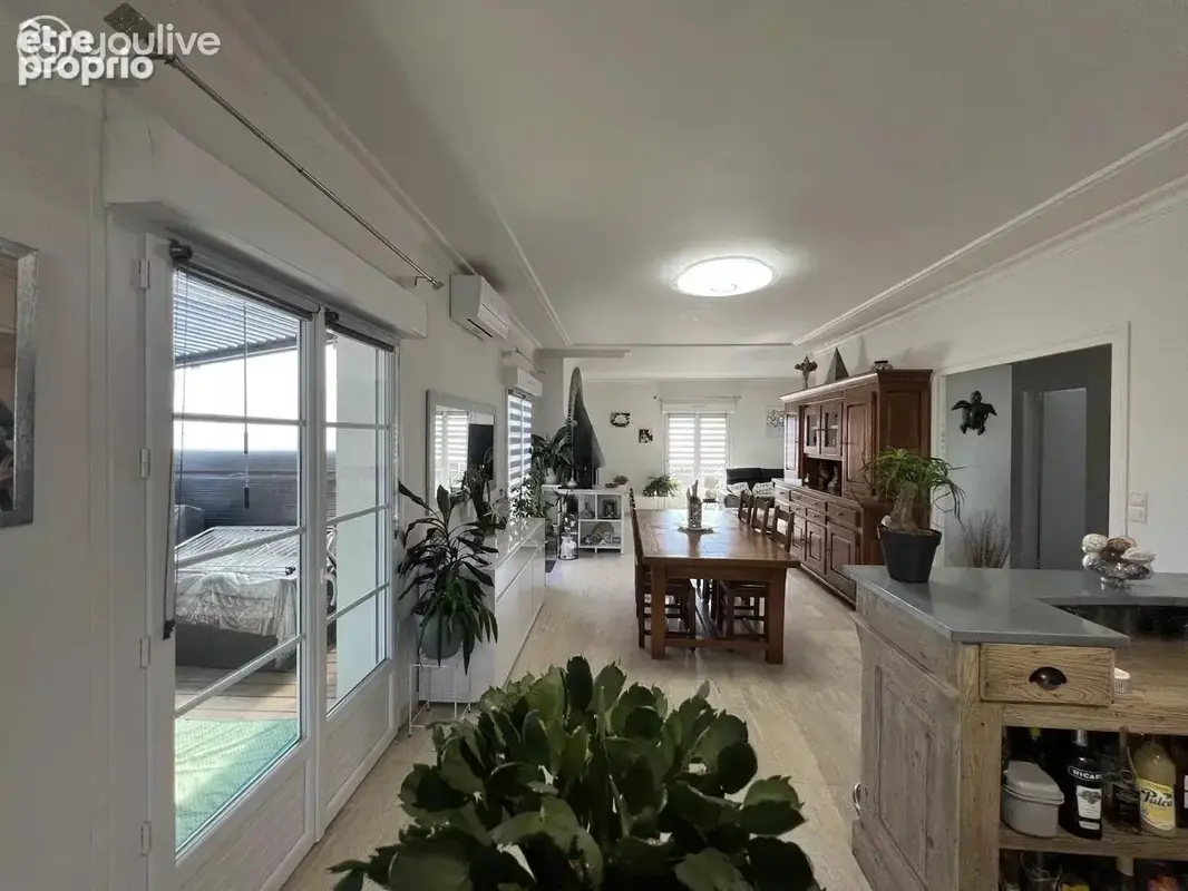 Maison de qualité avec appartement indépendant, terrain arboré de 2 500 m² et ascenseur extérieur - photo 5