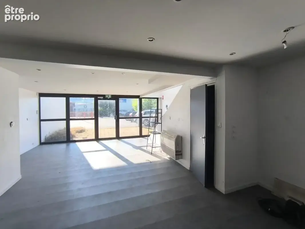 Commerce 1 580 m² à vendre à Civrieux-D'azergues (69380) - photo 4