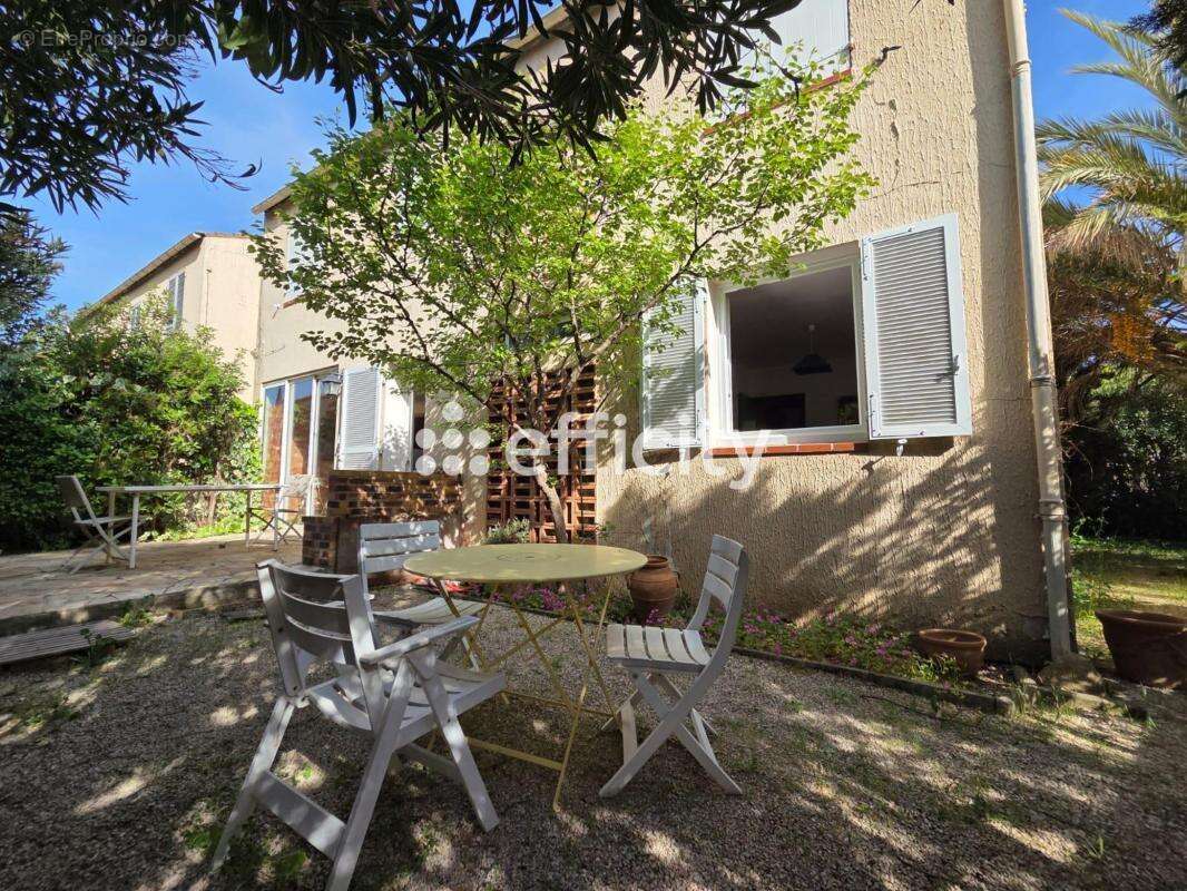 Appartement à SAINT-CYR-SUR-MER