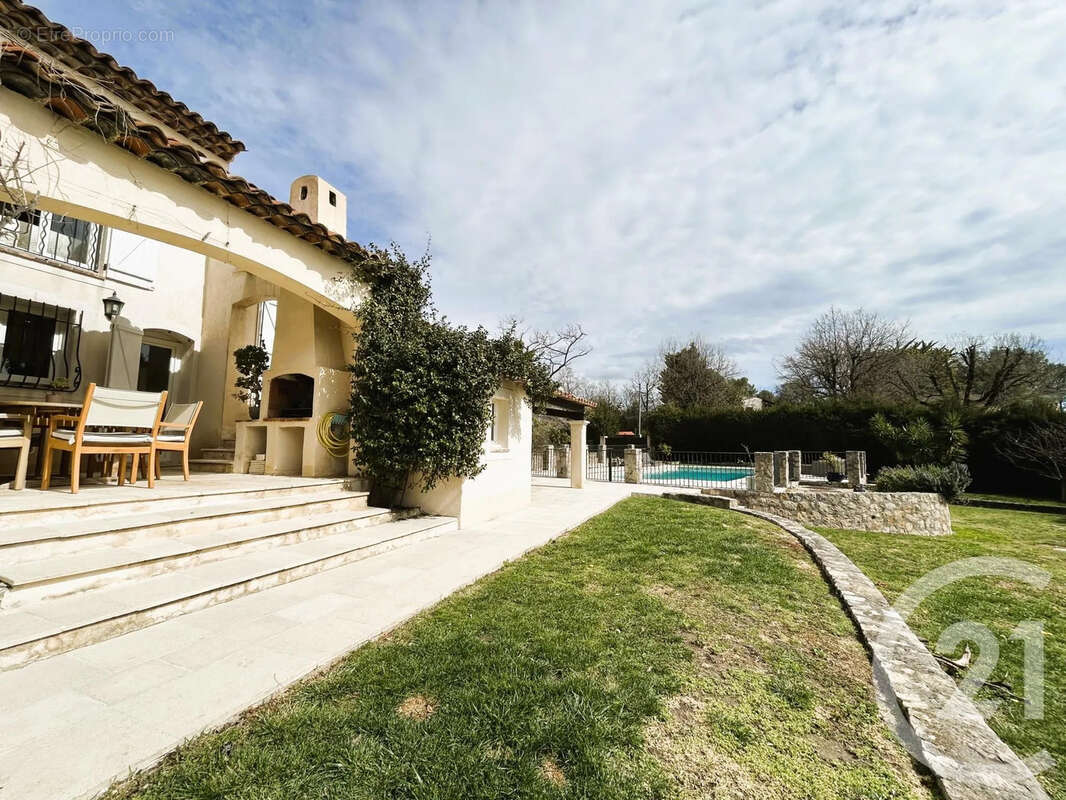 Maison à LE ROURET