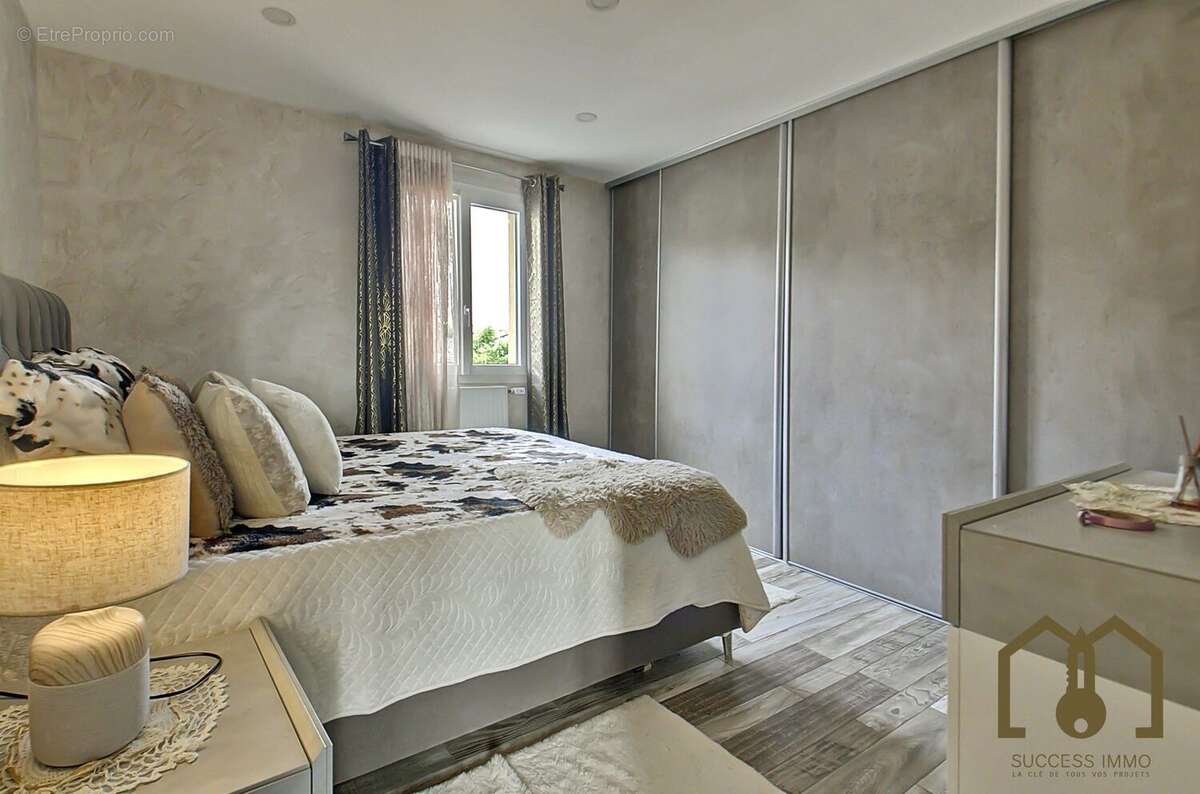 Maison à VAULX-EN-VELIN