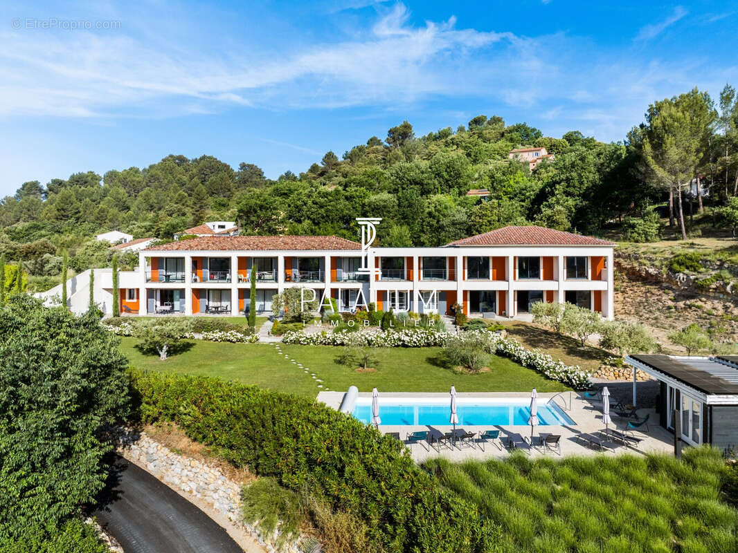 Appartement à GREOUX-LES-BAINS