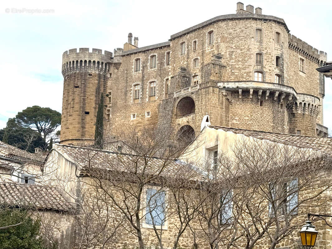 Appartement à SUZE-LA-ROUSSE
