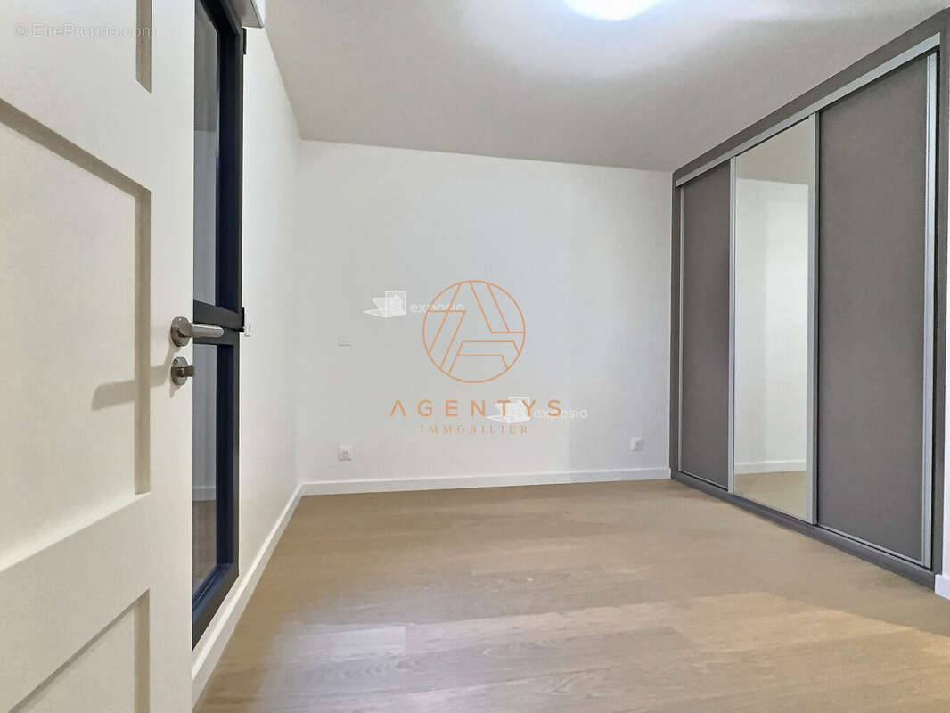 Appartement à SAINT-MAUR-DES-FOSSES