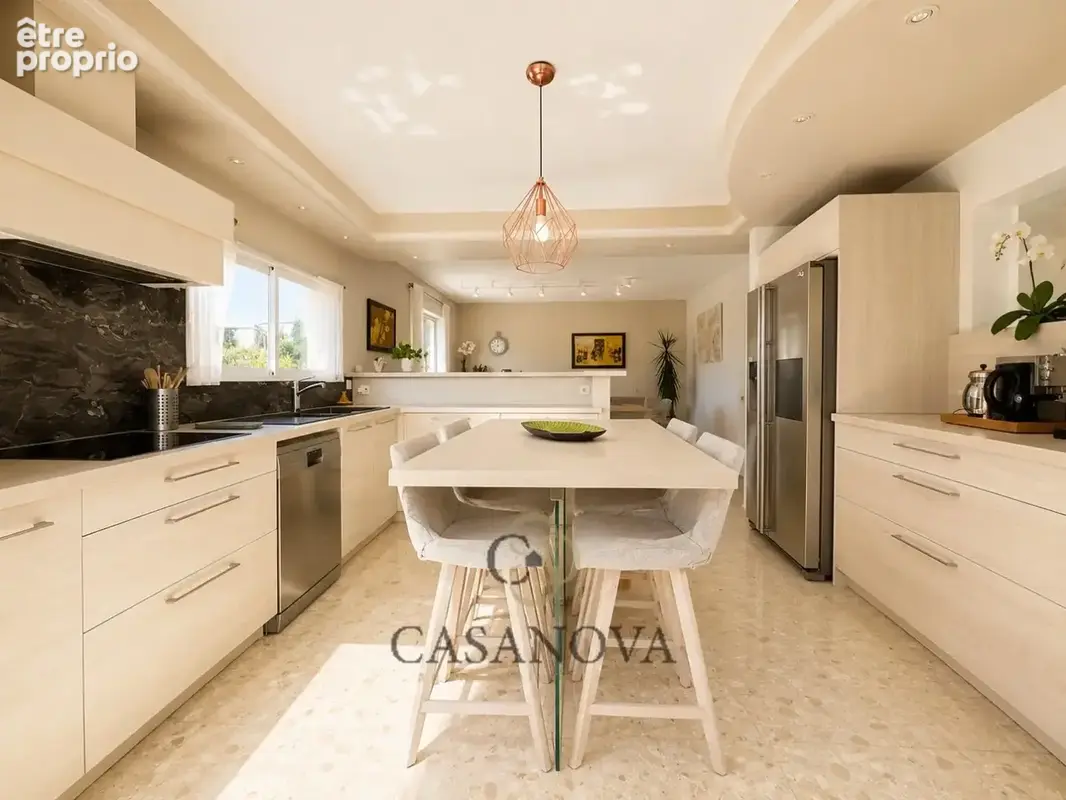 Maison 191 m² avec jardin paysager, jacuzzi et garage au centre de Pérols - photo 13