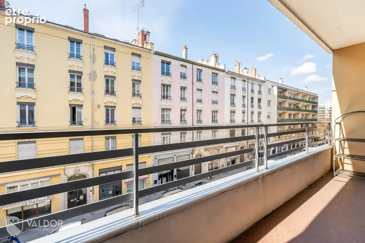 appartement T4 – 105 m² – 3 chambres – Balcon – Ascenseur – 3ème étage - photo 9