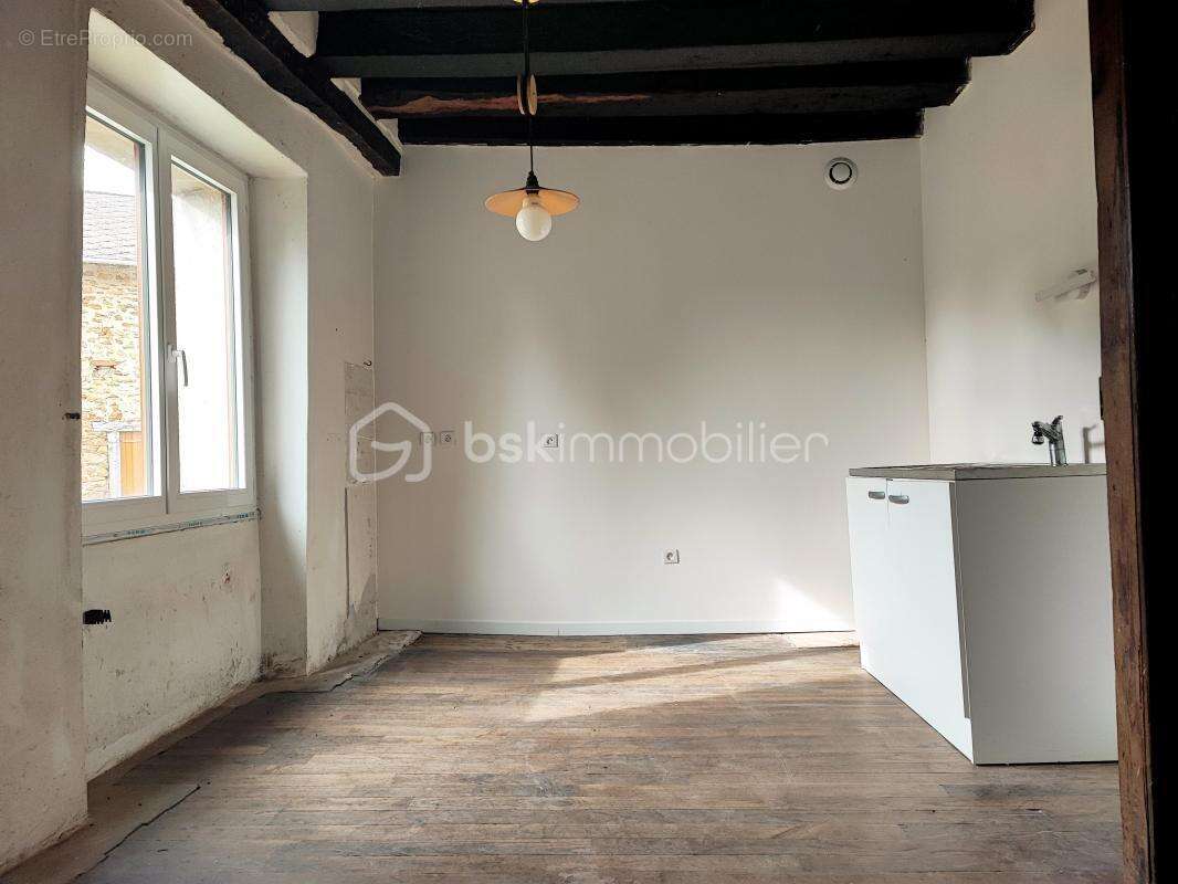 Maison à NEUVIC-ENTIER