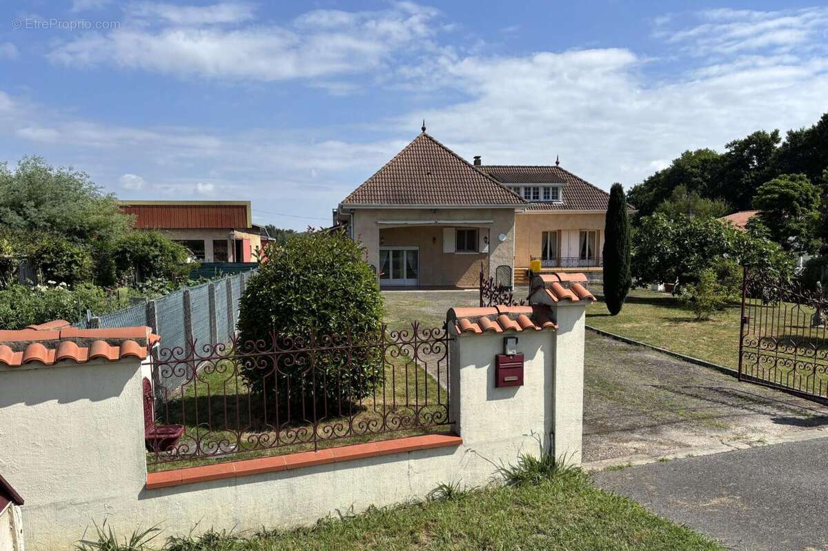 Maison 152 m² à Labarthe-Inard  - photo 2